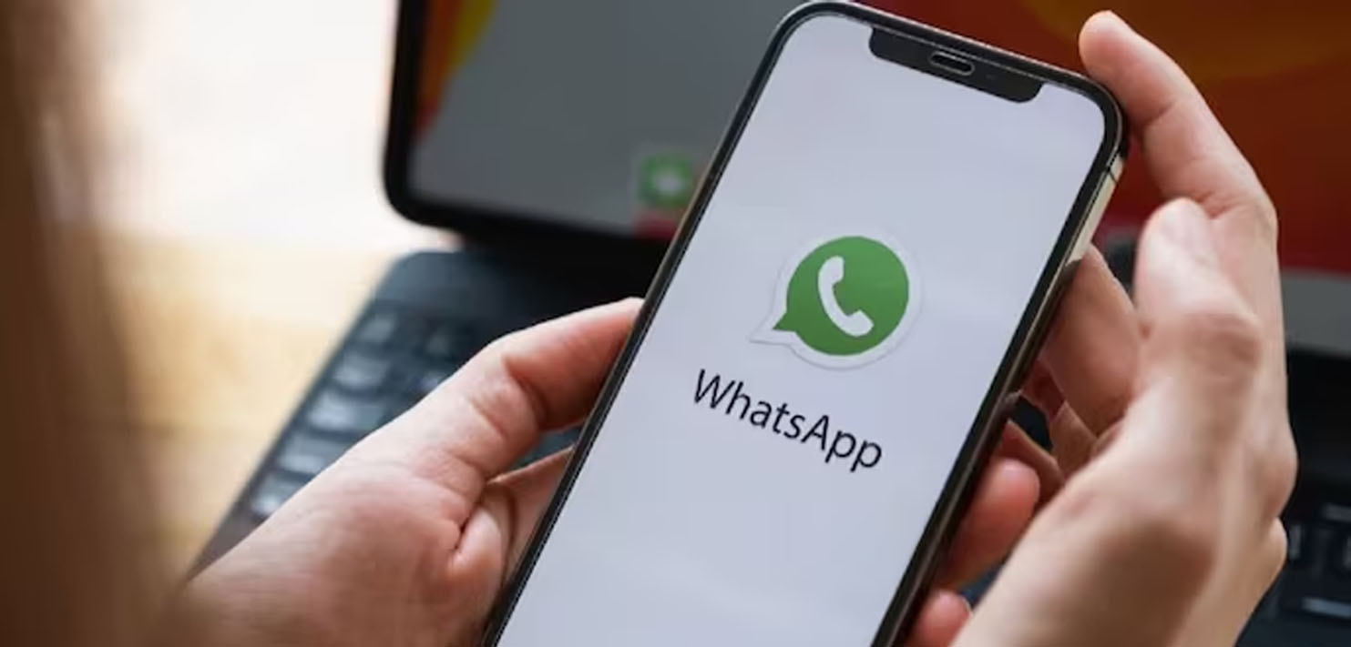 Live Chat & WhatsApp Support